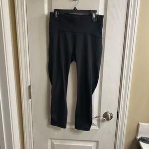Black lululemon cropped leggings with mesh